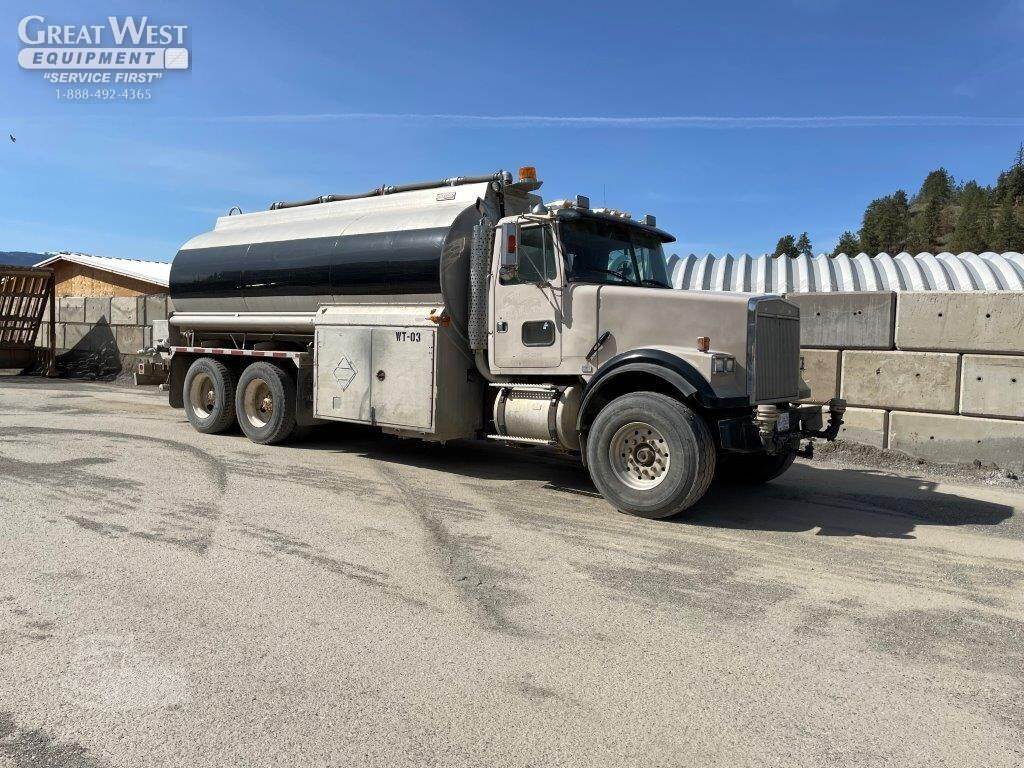 Photo of a 1990 White / Gmc WG