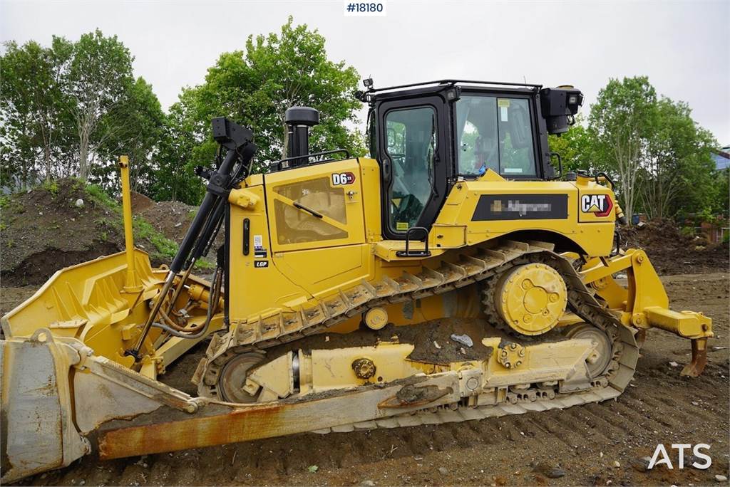 CAT D6