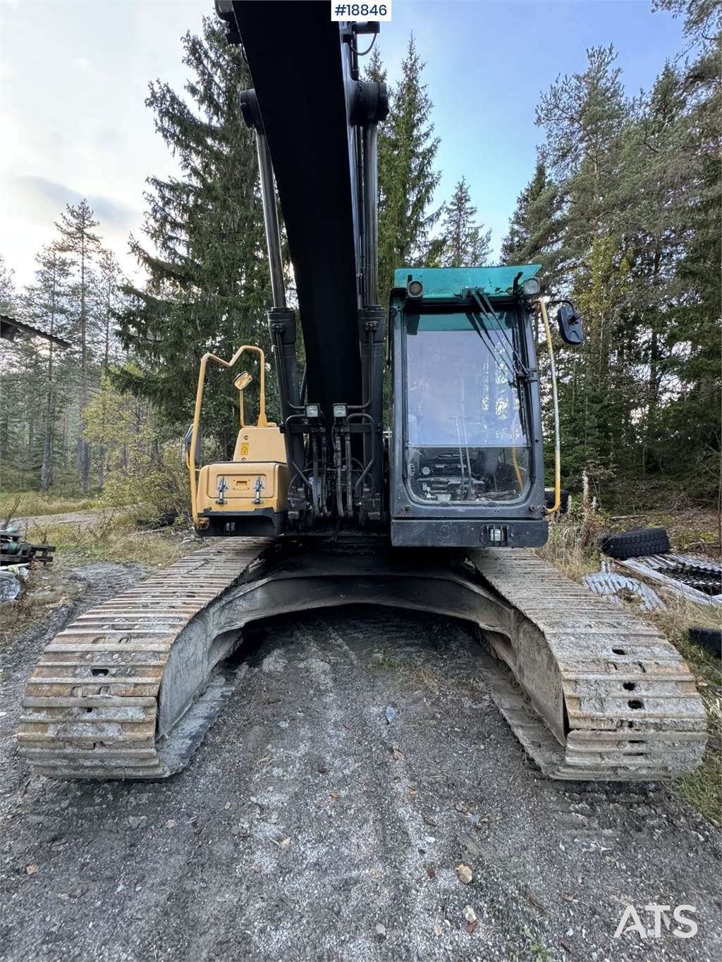 Volvo EC210CL Tracked excavator w/ tilt and 2 buckets WA