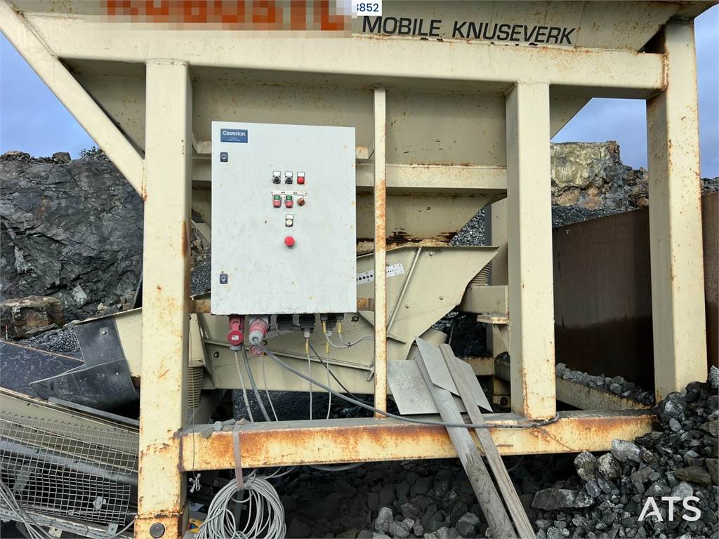 Metso Lokotrack LT220D crusher w/ screen, box and belt