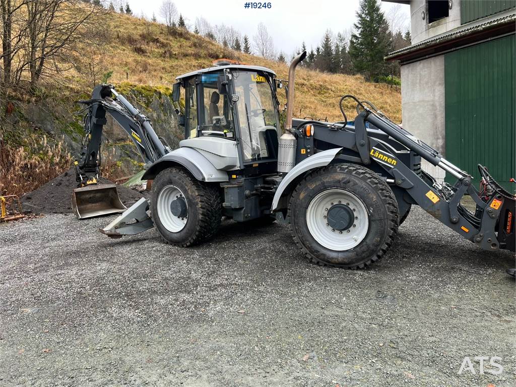 Lännen 8600i Backhoe w/ Rototilt, Bucket, Pinch, sanding