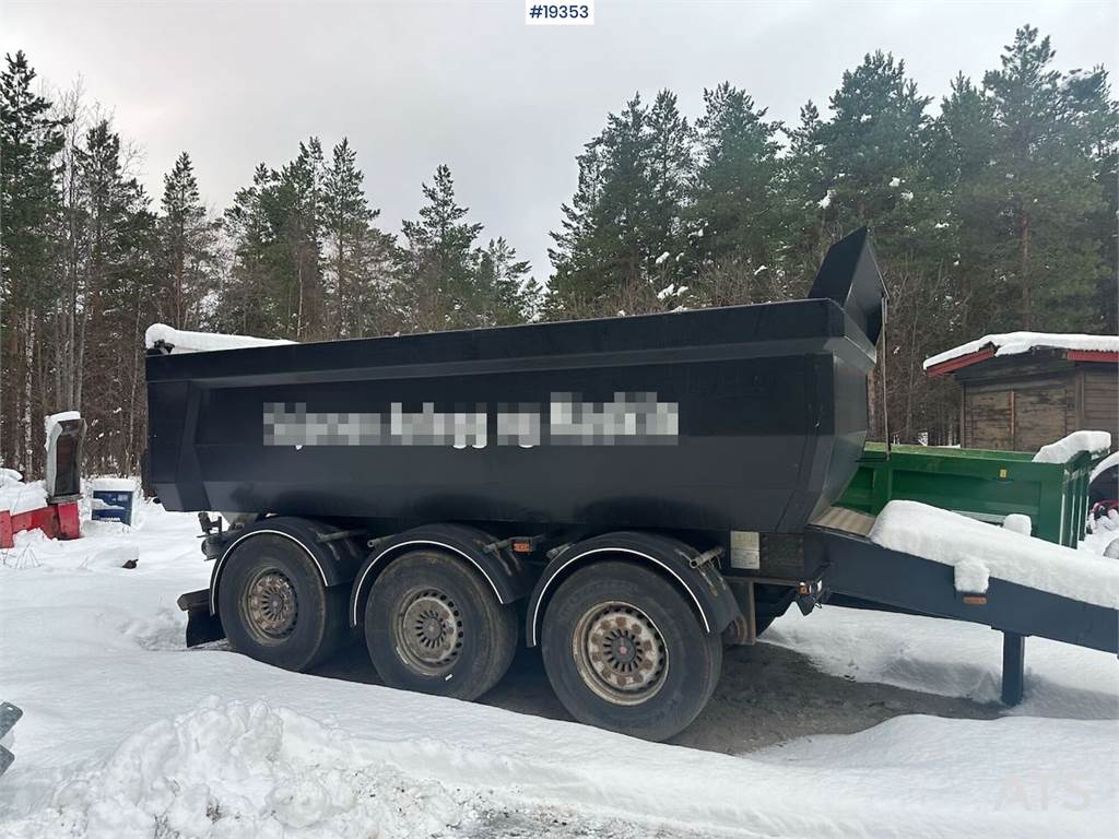 Volvo FH 540 6x4 tipper truck w/ 2011 Nor-Slep triple tr