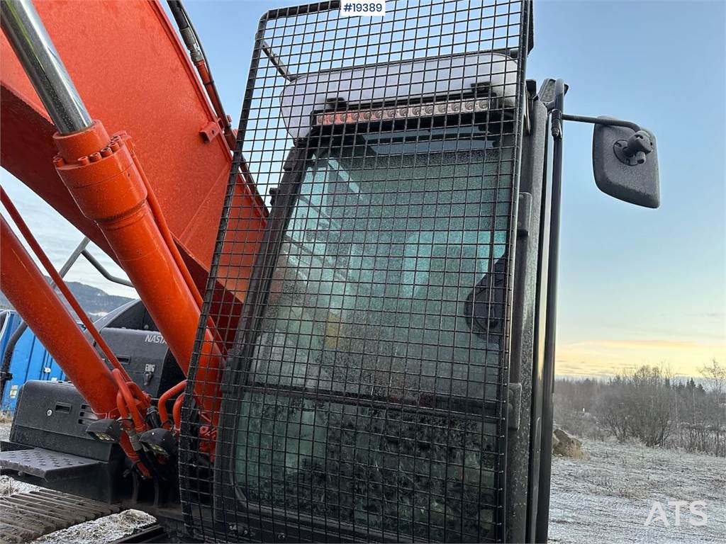 Hitachi ZX210LC-6 excavator w/ GPS, two buckets, rototilt