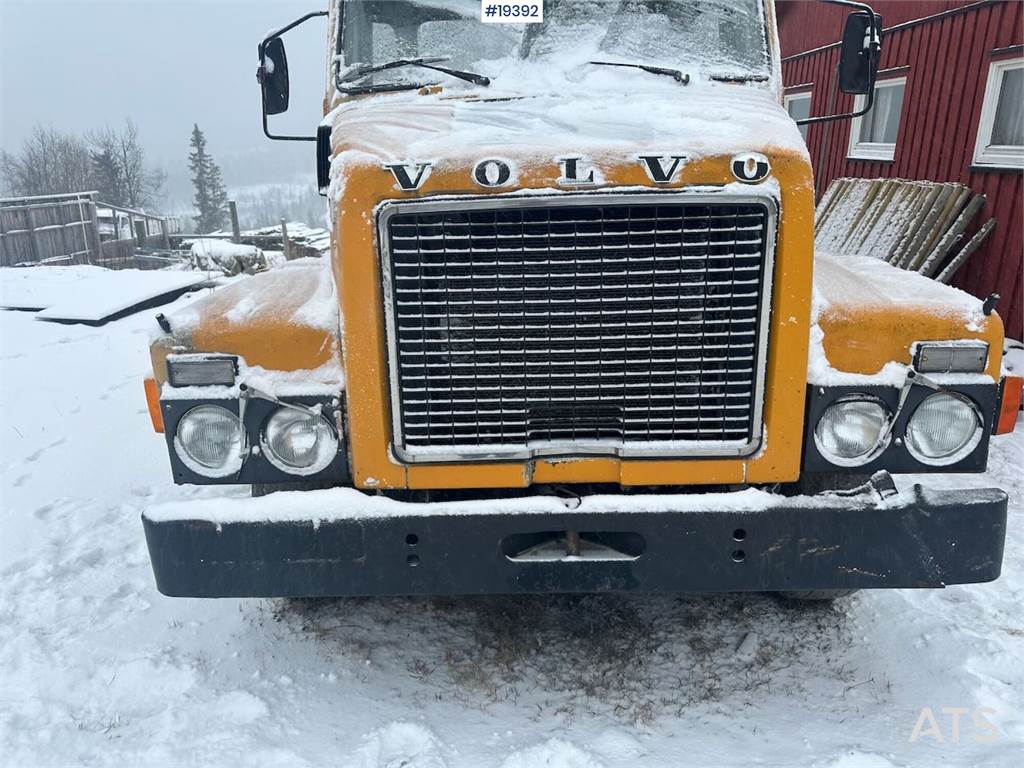 Volvo N720 crane truck 4x2 w/ 1978 Hiab crane. WATCH VID