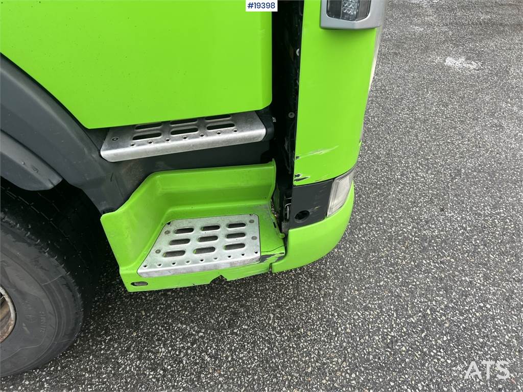 Volvo FM box truck w/ refrigerator/freezer unit