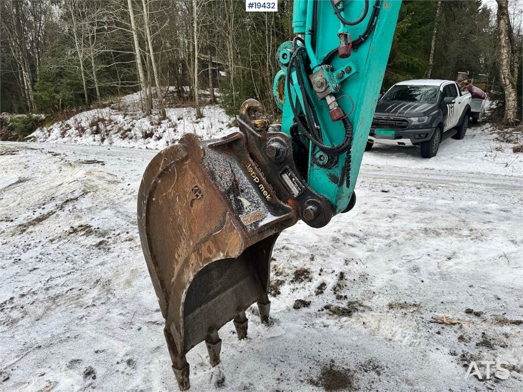 Kobelco SK75SR-3E Tracked excavator w/ Rototilt and 3 buck