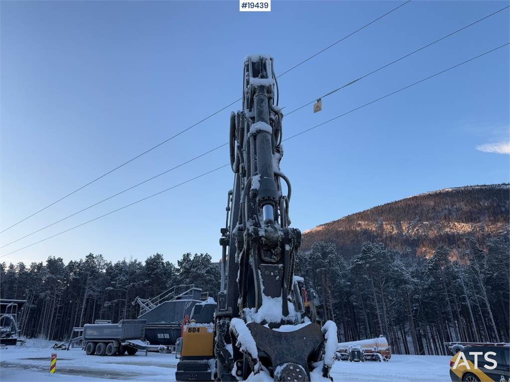 Volvo EC160EL Tracked excavator w/ GPS, Rototilt and 2 b