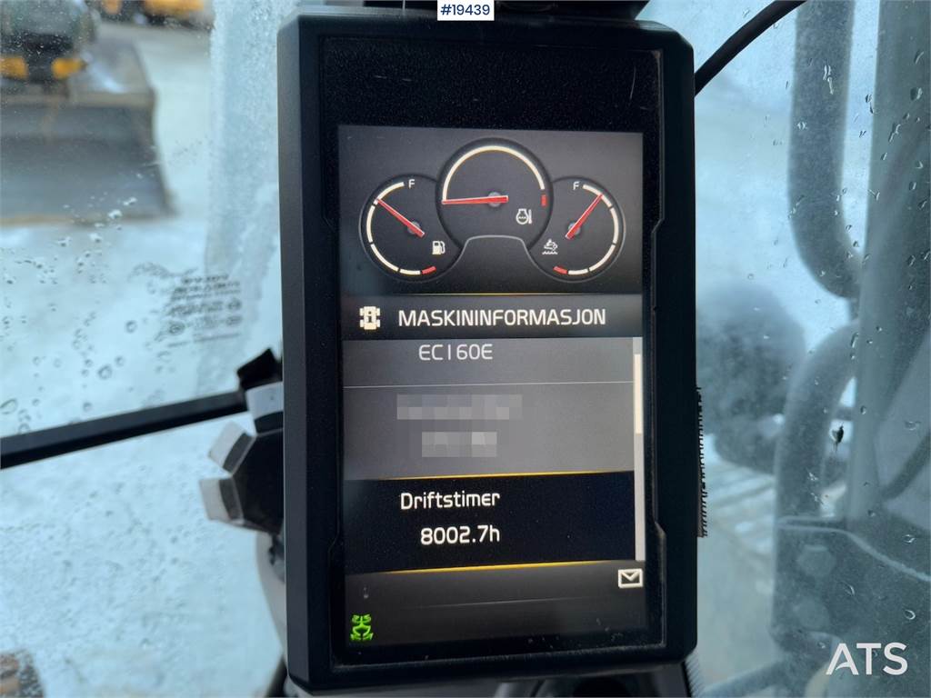 Volvo EC160EL Tracked excavator w/ GPS, Rototilt and 2 b