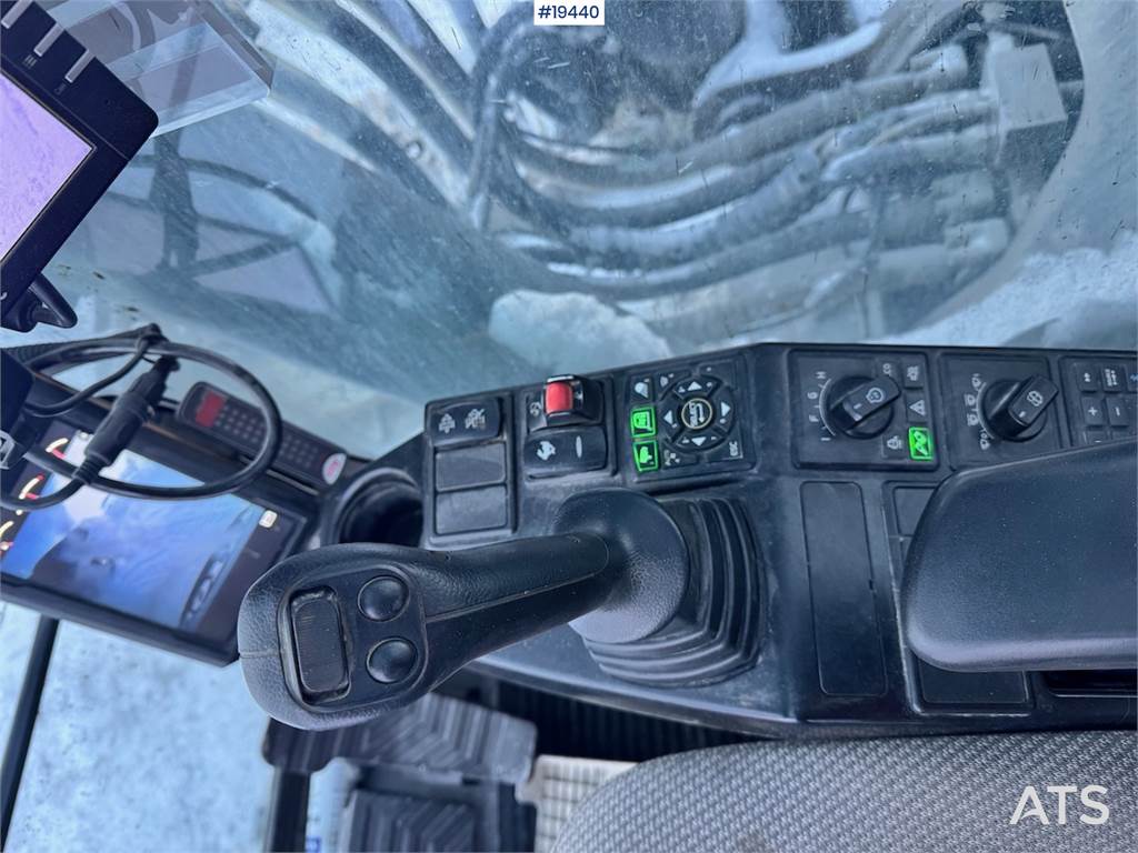 Volvo EC380EL Tracked excavator w/ GPS and Excavator buc