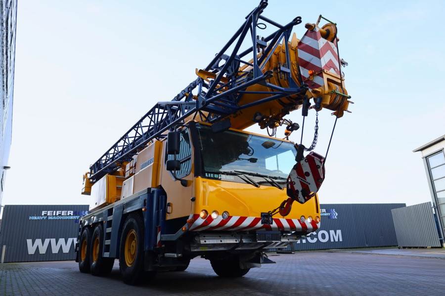 Liebherr LTM1055-3.1 Diesel, 6x6x6 Drive, 32.5m Main Boom,