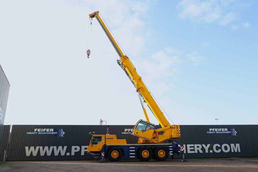 Liebherr LTM1055-3.1 Diesel, 6x6x6 Drive, 32.5m Main Boom,