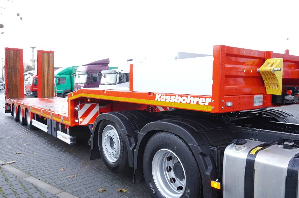 Kässbohrer LB3E / 2024 low-bed semi-trailer