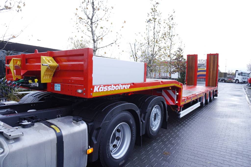 Kässbohrer LB3E / 2024 low-bed semi-trailer