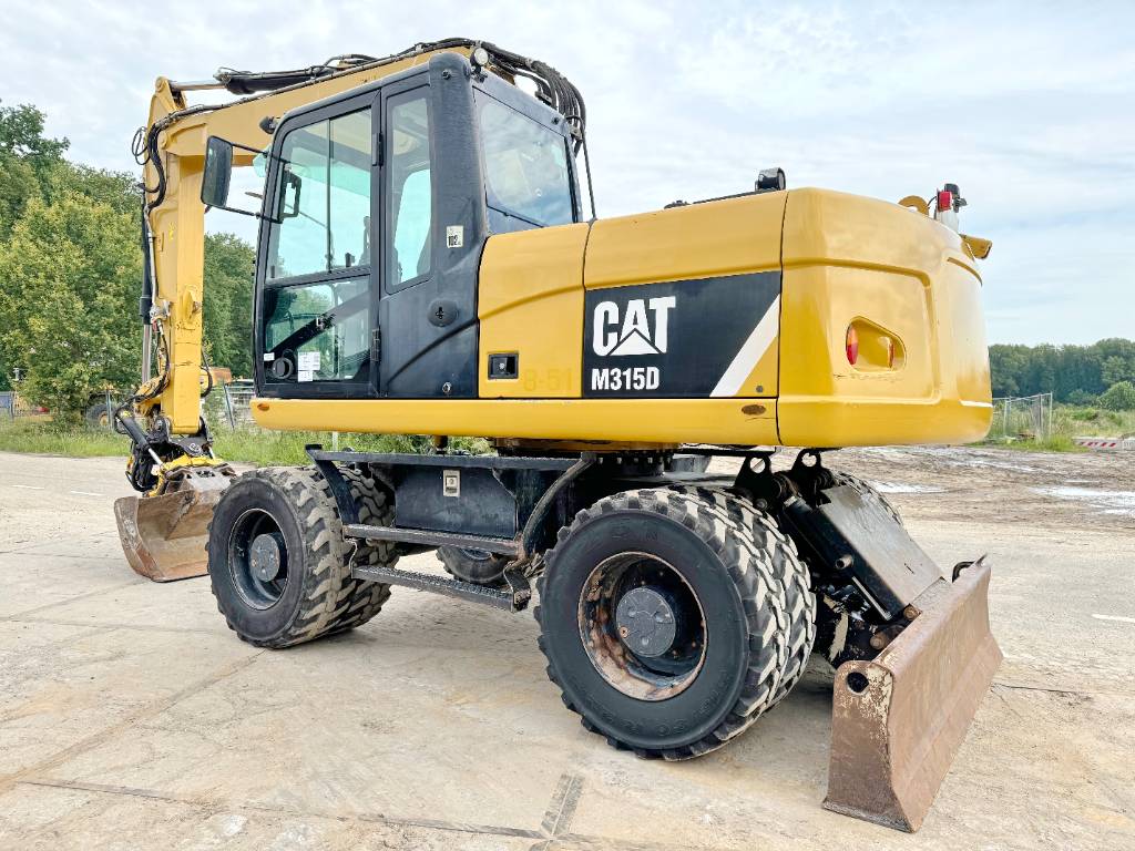 CAT M315D - 360° Engcon Rotating Bucket + Grapple