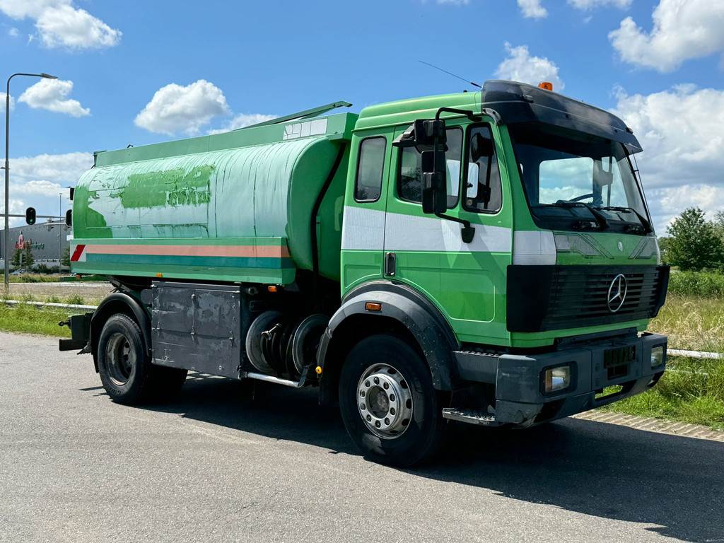 Mercedes-Benz SK1824AK Water Truck 6000L