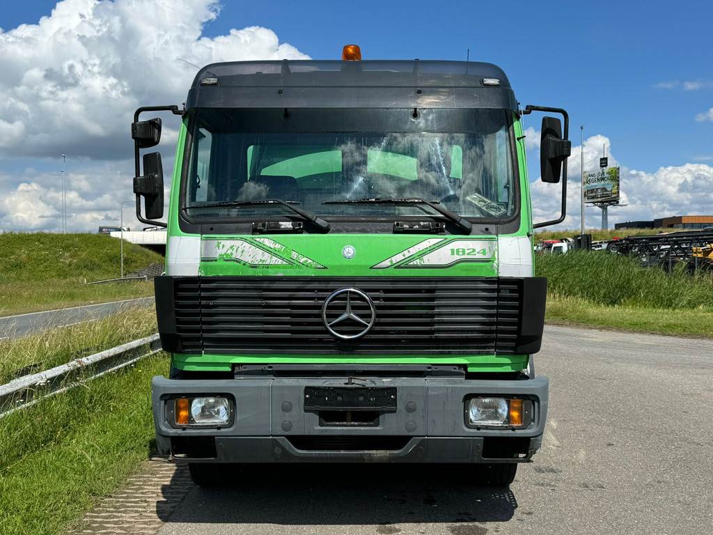 Mercedes-Benz SK1824AK Water Truck 6000L