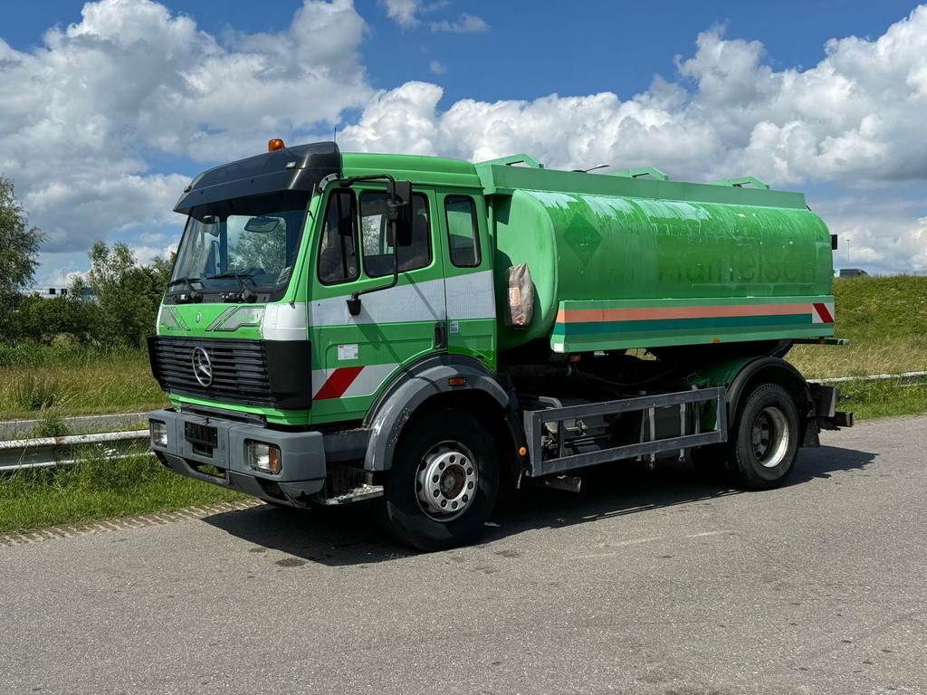 Mercedes-Benz SK1824AK Water Truck 6000L