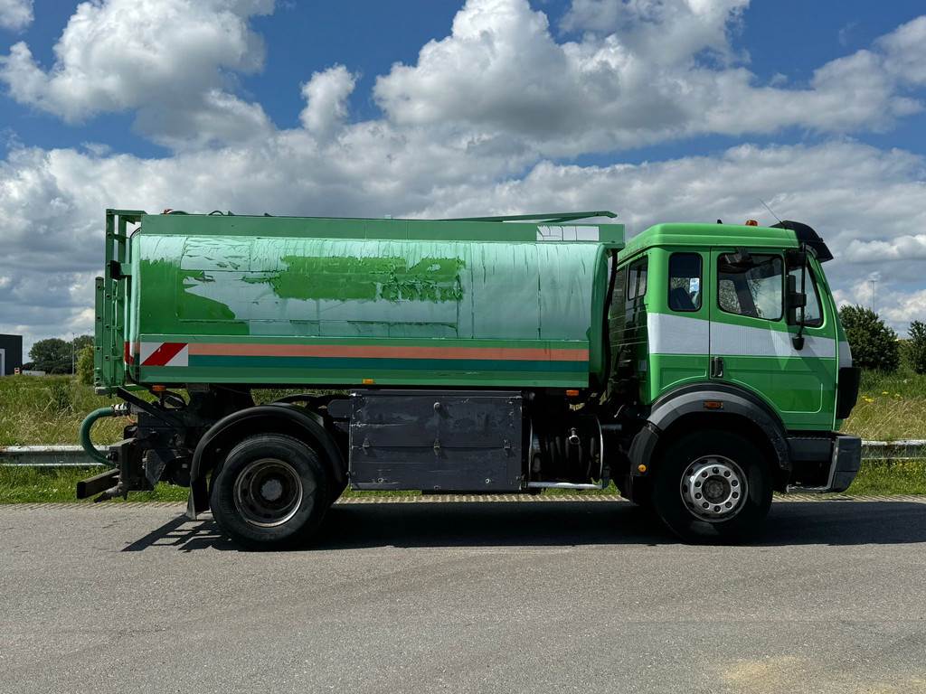 Mercedes-Benz SK1824AK Water Truck 6000L