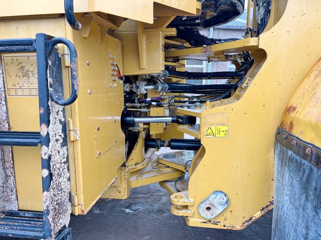 CAT 980K - Weight System / Automatic Greasing