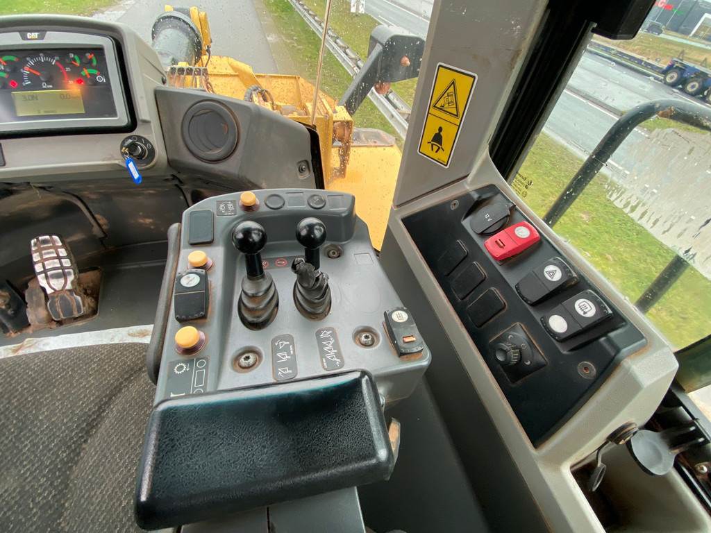 CAT 966M XE - Excellent condition