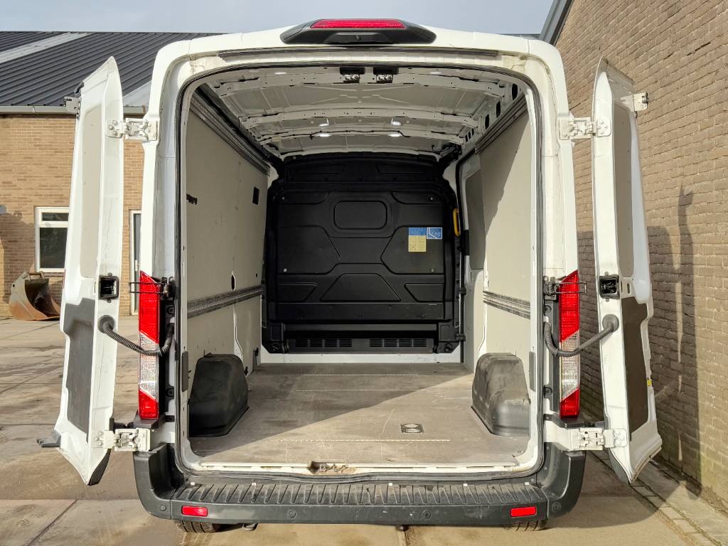 Ford Transit 185hp - Automatic Lane Assist Parking Heat