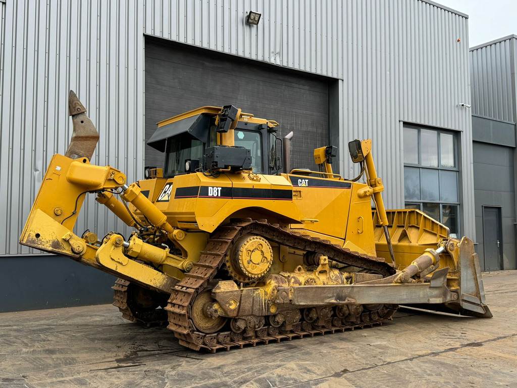 CAT D8T - CE