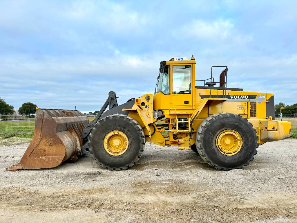 Volvo L220D - Dutch Machine