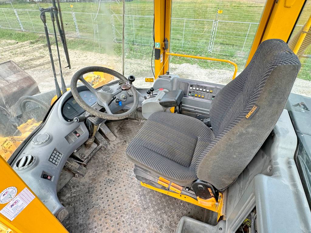 Volvo L220D - Dutch Machine