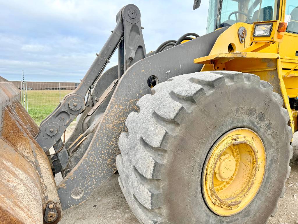 Volvo L220D - Dutch Machine