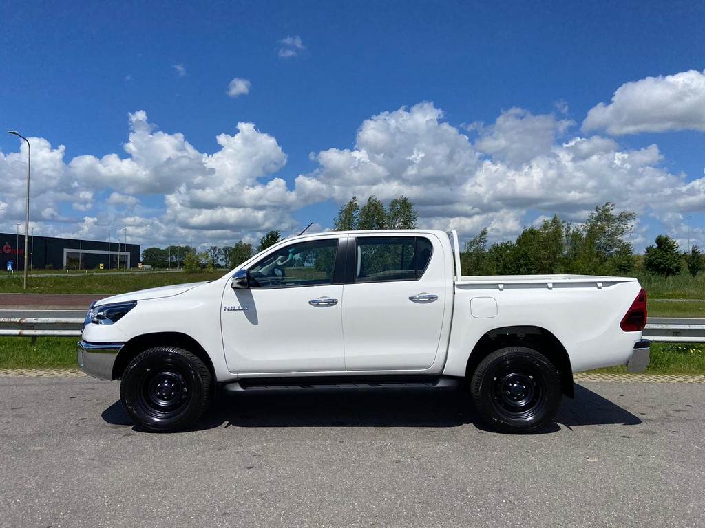 Toyota Hilux DC 2.4L 4X4 DIESEL,M/T, MY22 2.4L Diesel