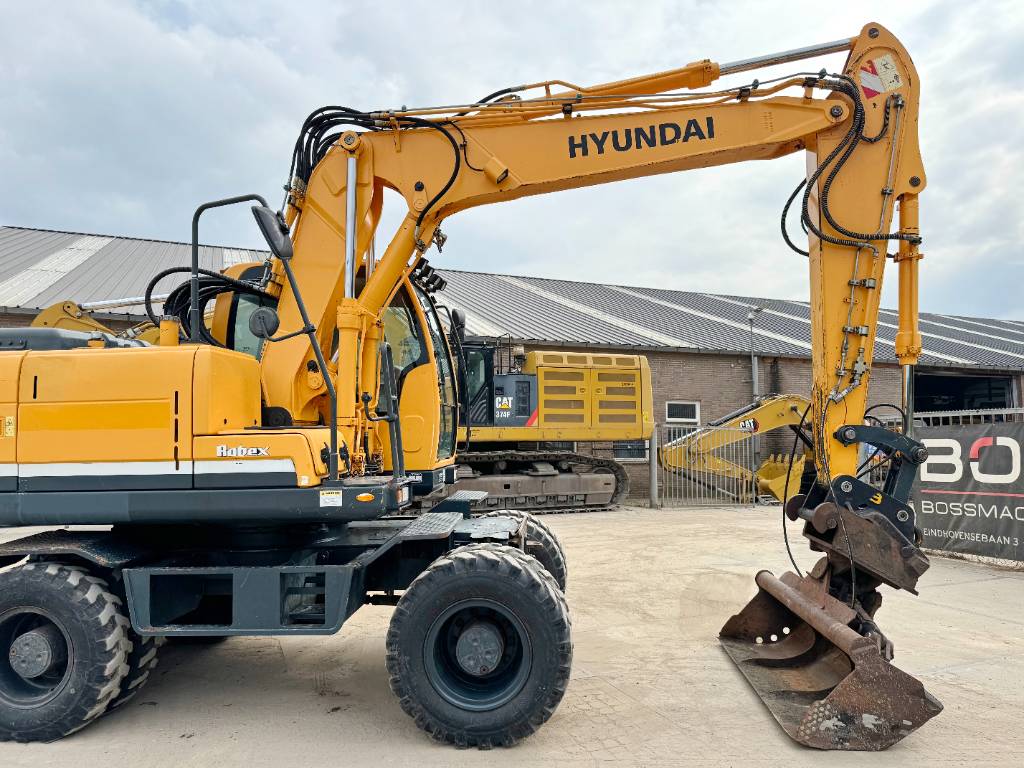 Hyundai R140W-9 - German Machine / Tilting Bucket