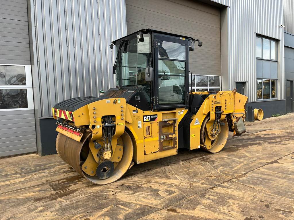 CAT CB44B - CE certified / sidecutter / AC cabin