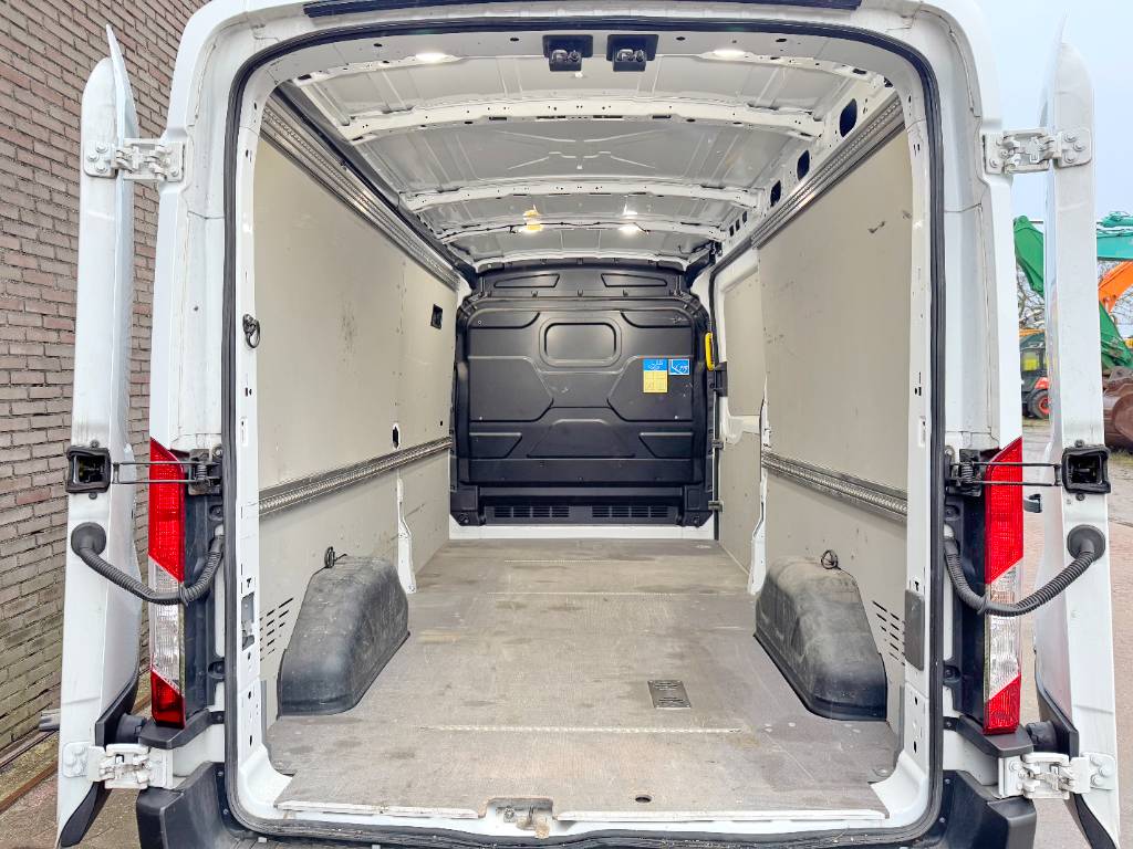 Ford Transit 185hp - Automatic Lane Assist Parking Heat