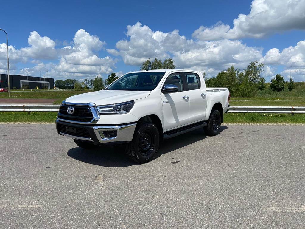 Toyota HILUX DC 2.4L 4x4 Diesel manual