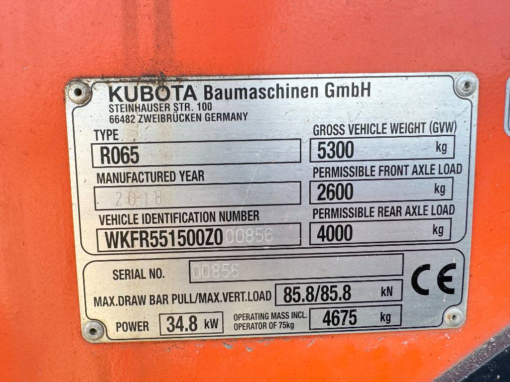 Kubota R065 - Bucket + Forks / 2235 Hours