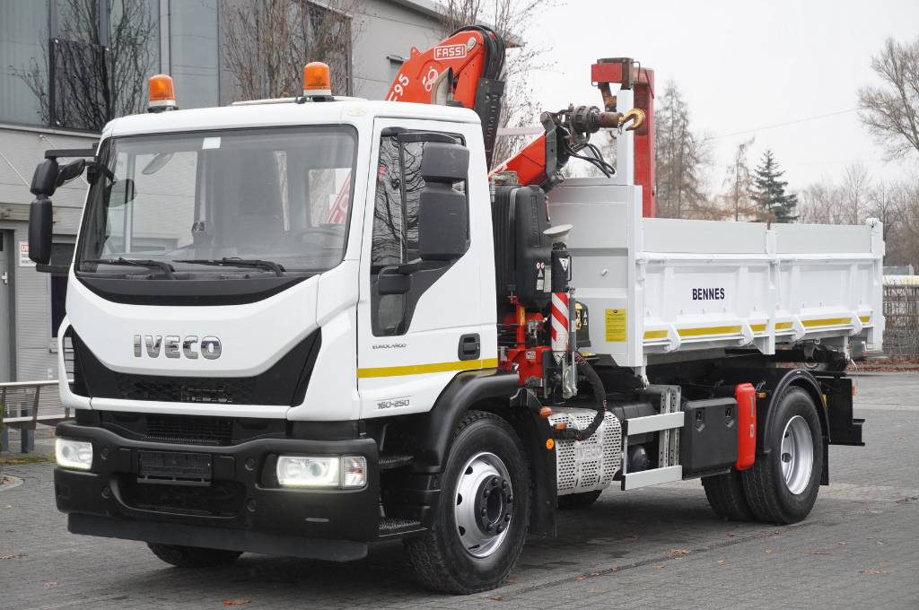 Iveco Eurocargo 160-250 E6/ HDS Fassi / wywrotka 3-str.