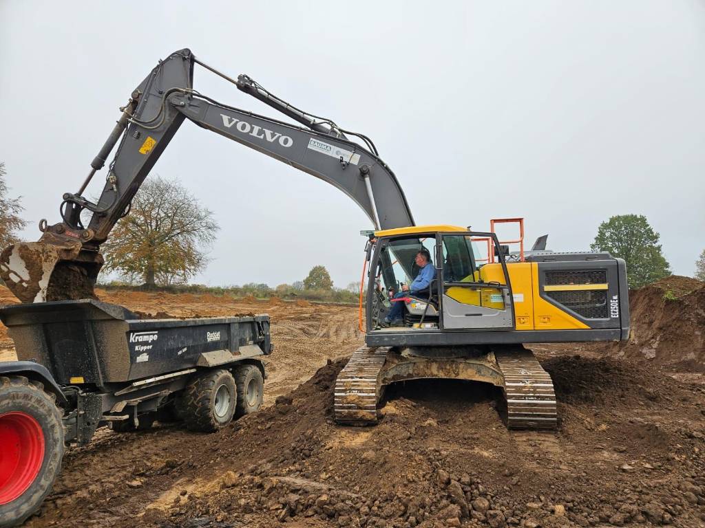 Volvo EC 250 E NL MIETE / RENTAL (12001053)