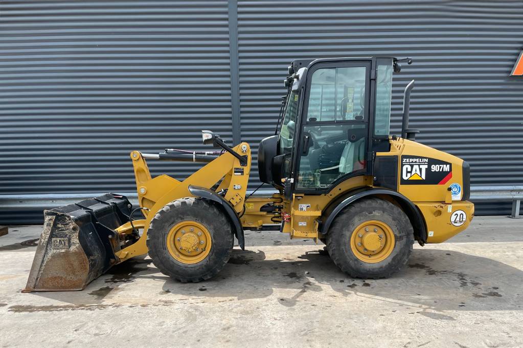 CAT 907 M