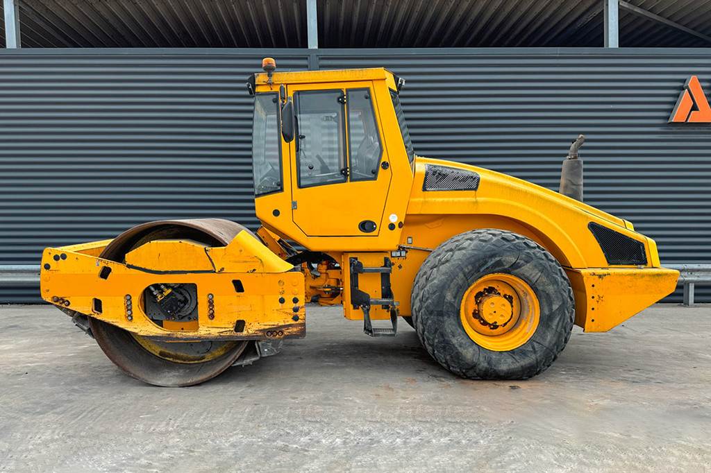 Bomag BW 213 DH-4