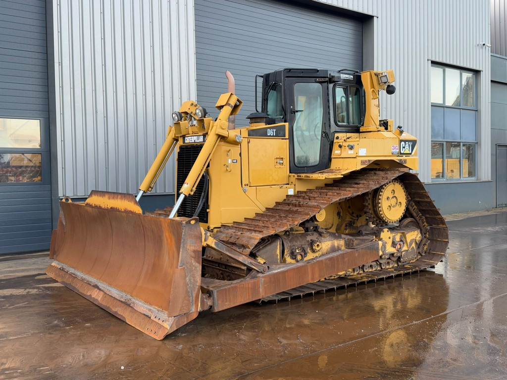 CAT D6T LGP