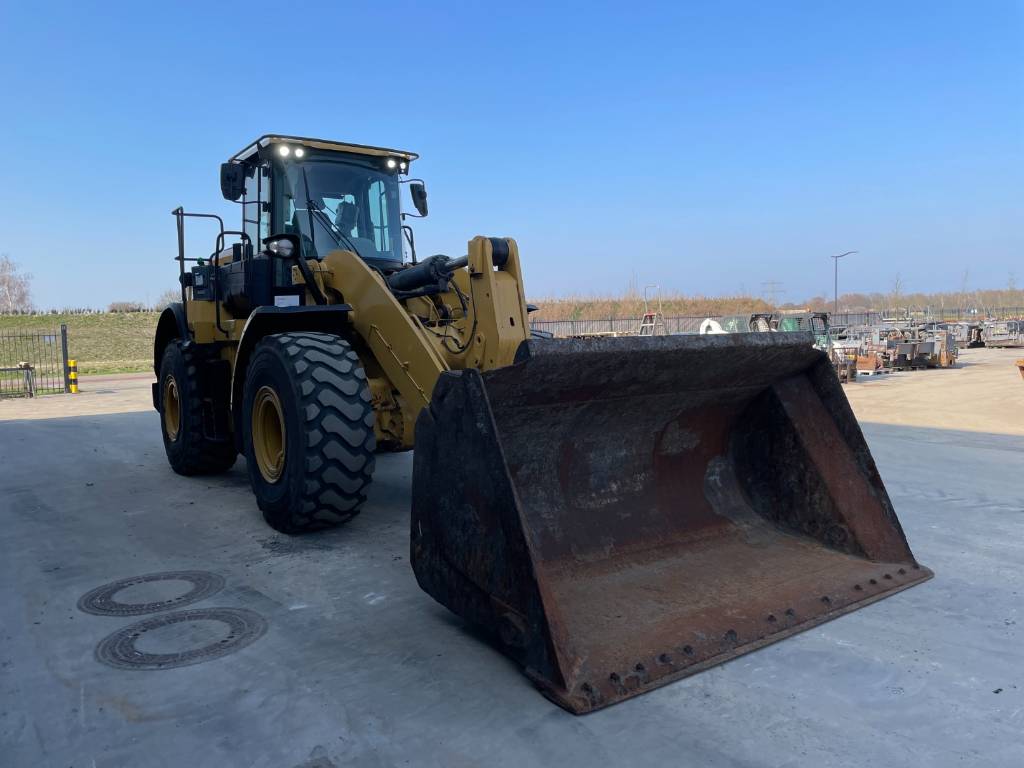 CAT 950M