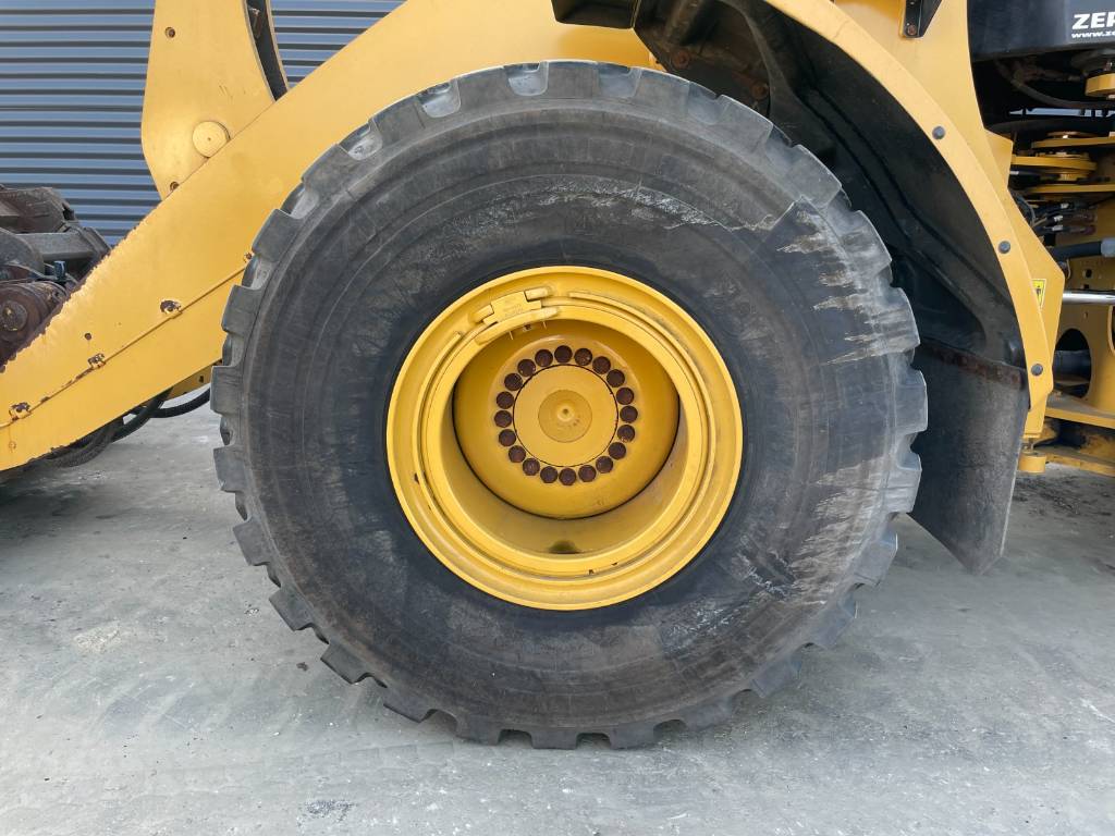 CAT 950M