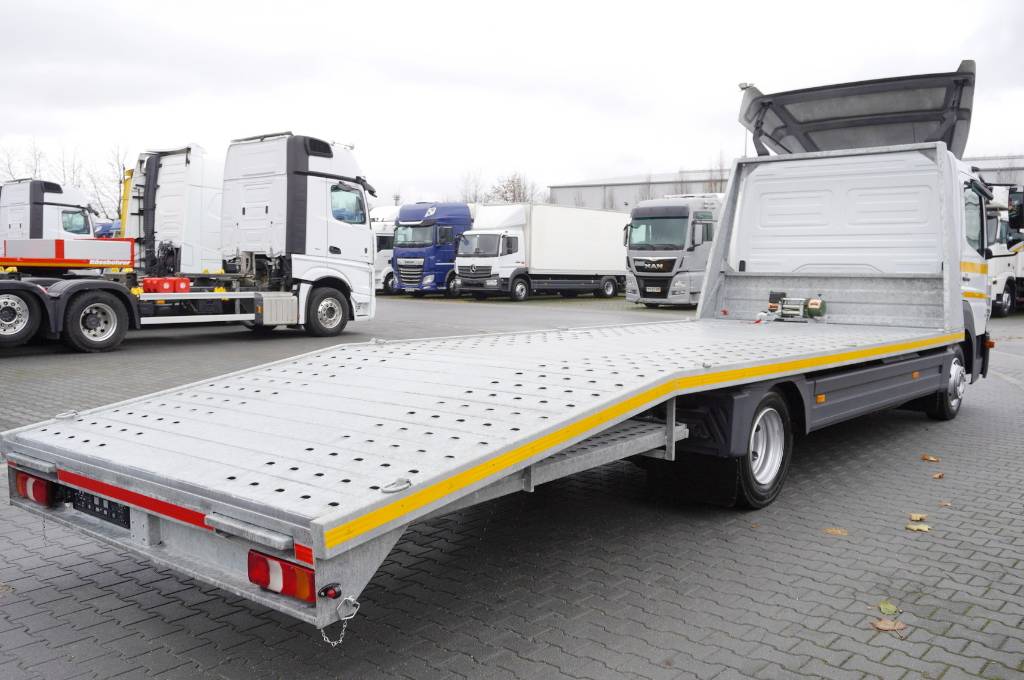 Mercedes-Benz Atego 818 / New Galvanized Tow Truck