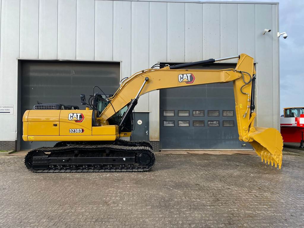 CAT 323D3