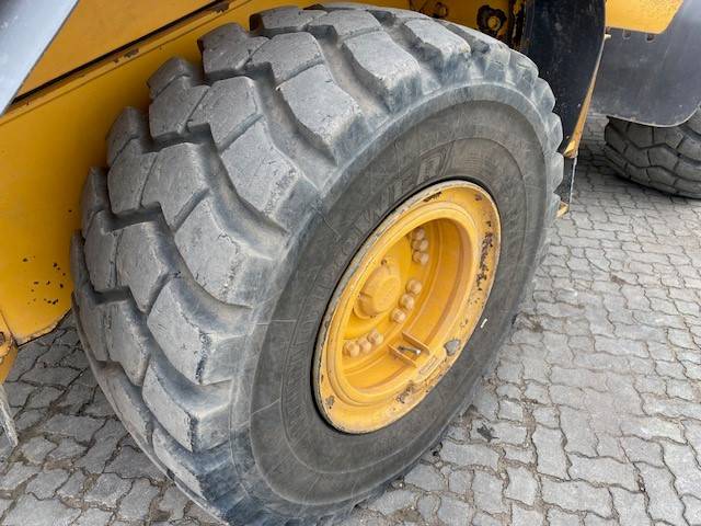 Volvo L 120 F (12005171)