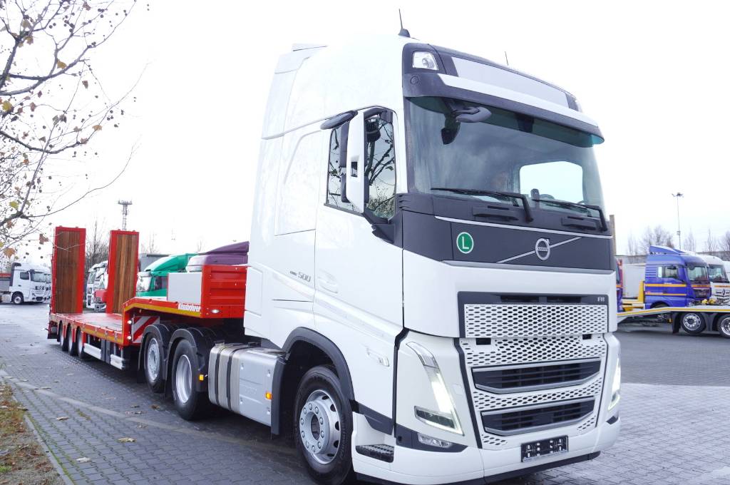 Volvo FH 500 6x2 tractor plus brand-new Käsbohrer 3-axle