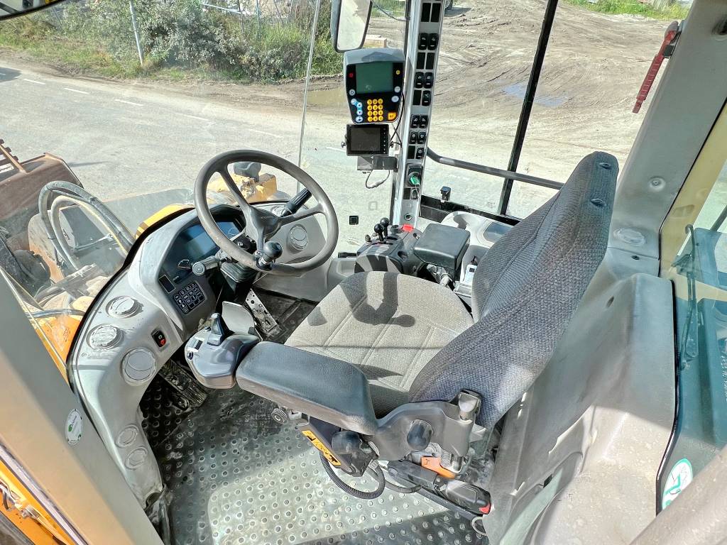 Volvo L220F - CDC Steering / Weight System