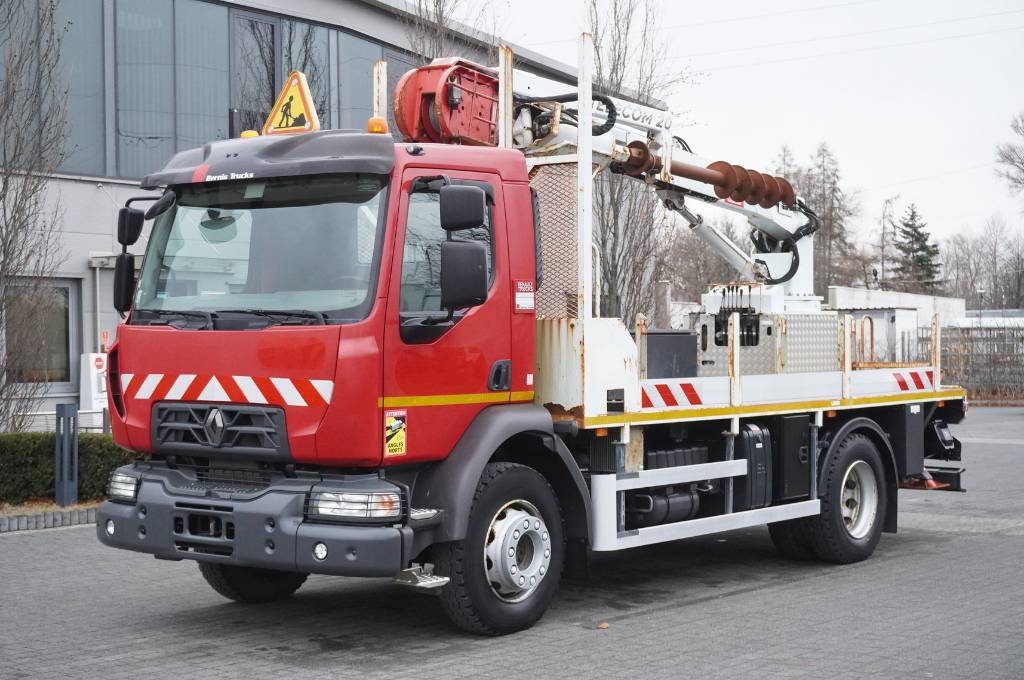 Renault D14 / Telecom 20 drilling rig / 18,000 km! / 2100