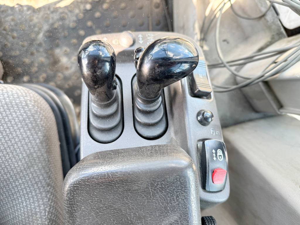 Volvo L150H - CDC Steering / Backup Camera