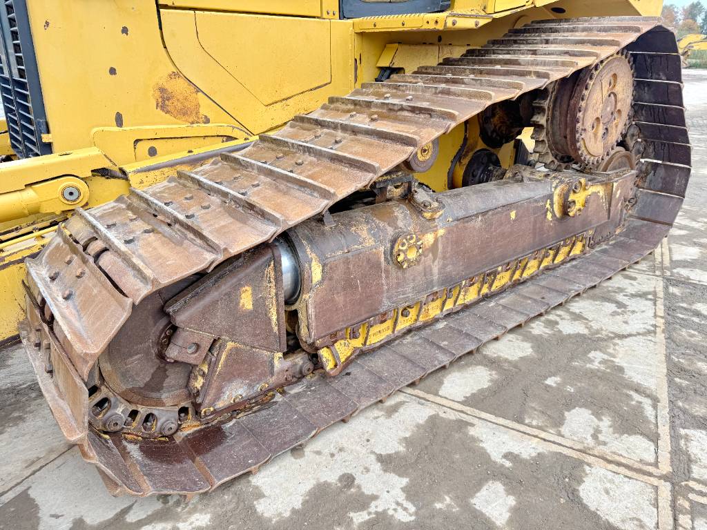 CAT D6T - Ripper / 6-way blade